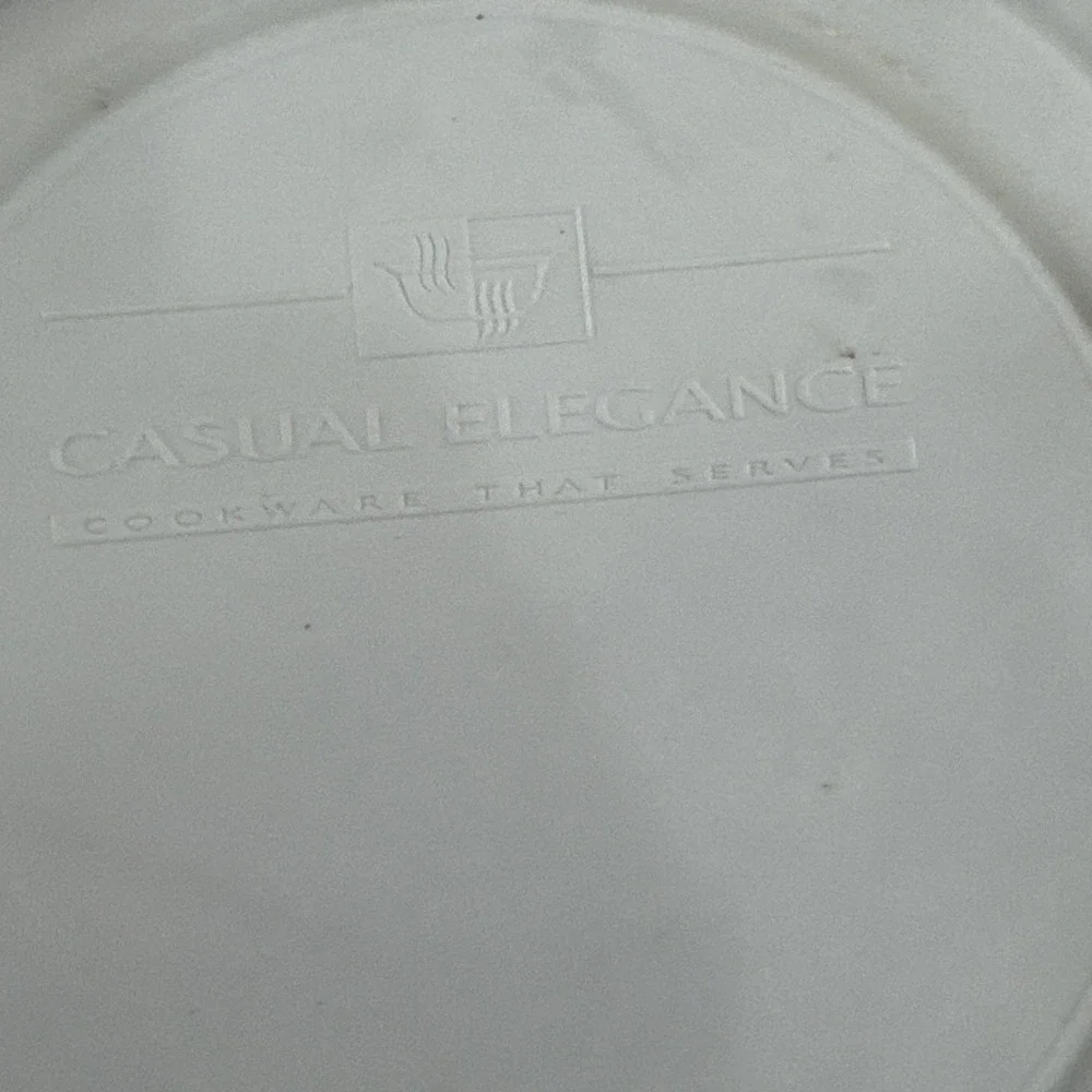 Corning Ware Casual Elegance White Flora Serving Dish With Cover 10